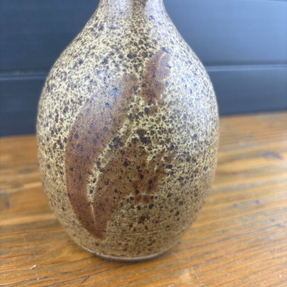 Vintage Studio Pottery Speckled Bud Vase Earth Tones Hand Thrown Ceramic Bottle - Picture 9 of 13